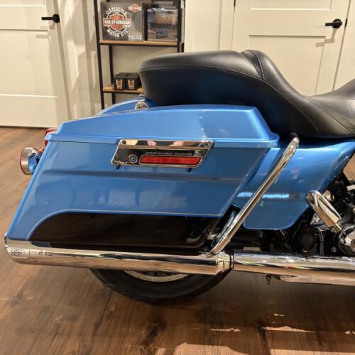 FLHR 2011 Road King<sup>®</sup> thumb 2