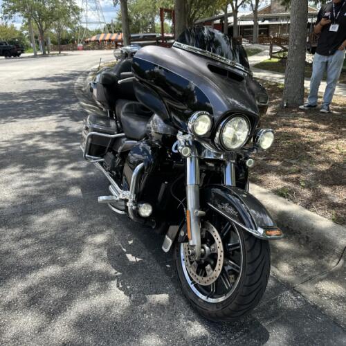 2014 Harley-Davidson® Ultra Limited Black/Grey thumb 3