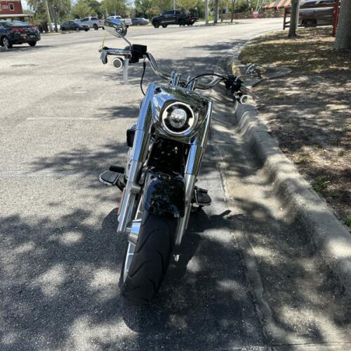 2026 Harley-Davidson® Fat Boy® Vivid Black Chrome Trim thumb 2