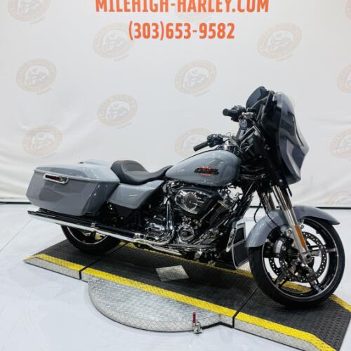 2026 Street Glide® FLHX thumb 3