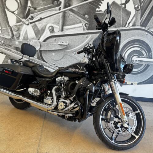 2012 Street Glide® FLHX  thumb 3