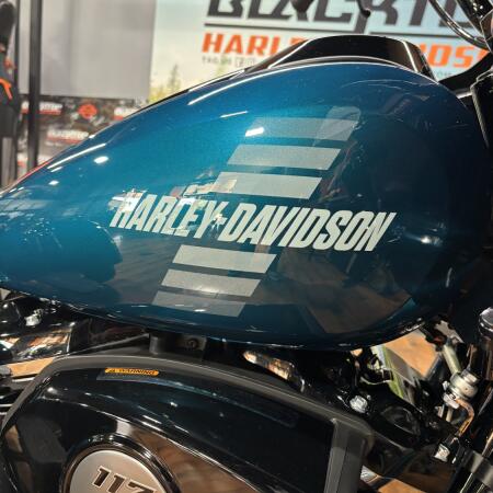 2026 Harley-Davidson® Road Glide 3 TEAL THUNDER thumb 3