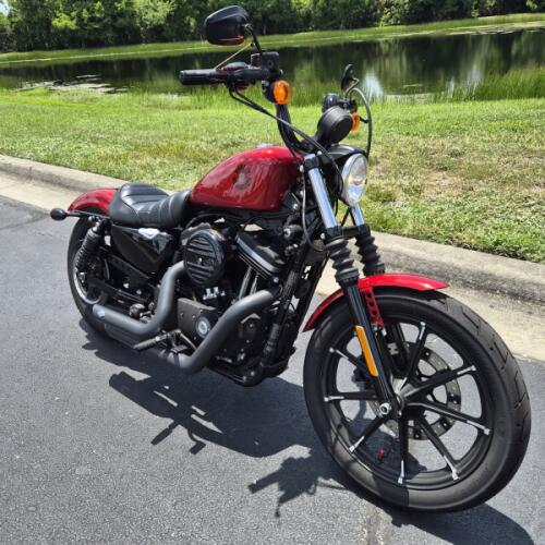 XL 883N 2019 Iron 883™ thumb 2