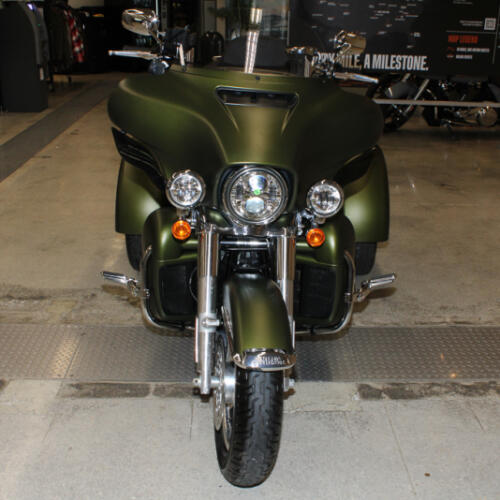 2022 Harley-Davidson Tri Glide Ultra FLHTCUTG thumb 0