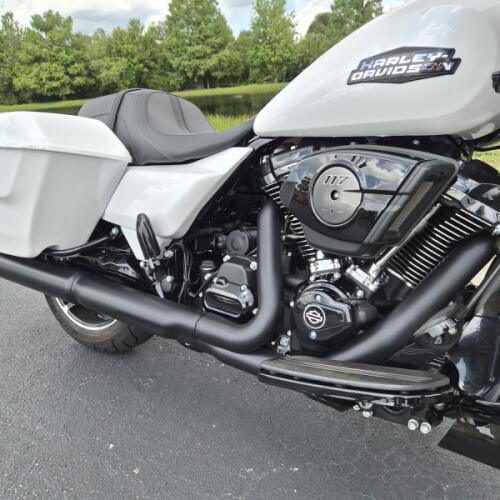 FLTRX 2025 Road Glide™ thumb 3