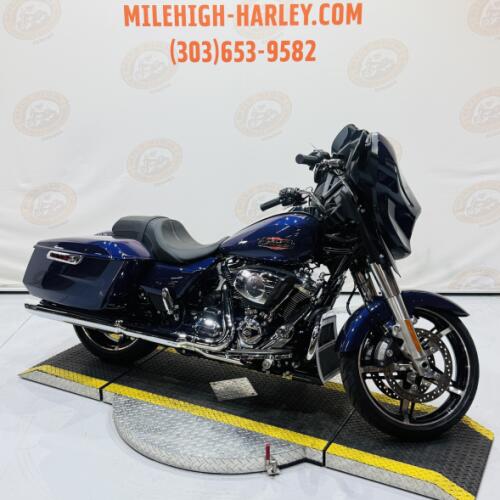 2026 Street Glide® FLHX thumb 3