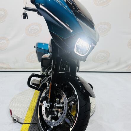 2026 Street Glide® FLHX thumb 1