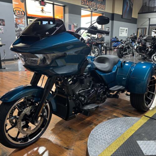 2026 Harley-Davidson® Road Glide 3 TEAL THUNDER thumb 0