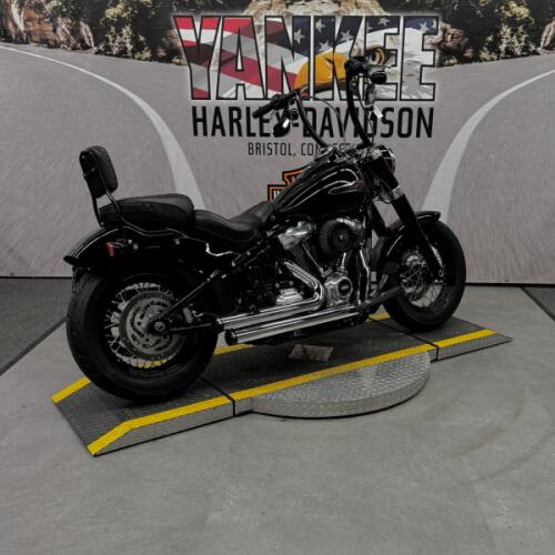 2018 FLS Softail Slim® thumb 3