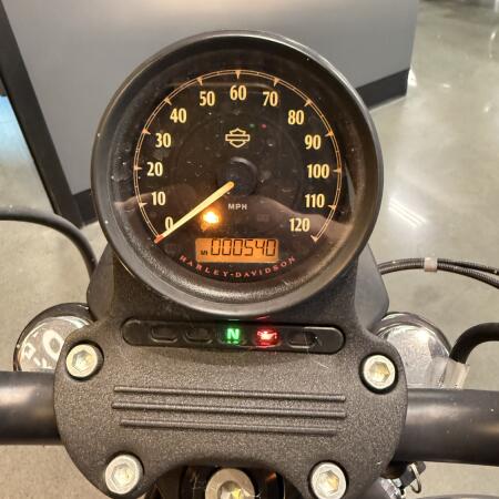 2022 Harley-Davidson® Iron 883™ Gunship Gray thumb 2