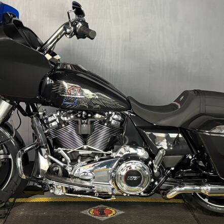 2026 FLTRX  Road Glide® thumb 2