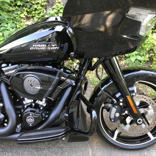 2025 Harley-Davidson® Road Glide™ Vivid Black - Black Finish thumb 3
