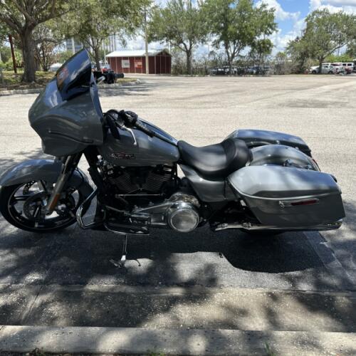2026 Harley-Davidson® Street Glide® thumb 0