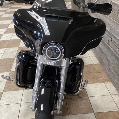 2019 Harley-Davidson® Electra Glide® Standard Vivid Black thumb 3