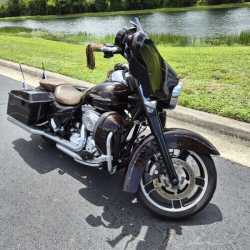 FLHX 2011 Street Glide® thumb 2