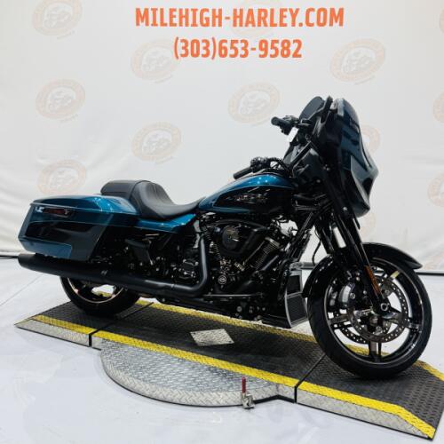 2026 Street Glide® FLHX thumb 3