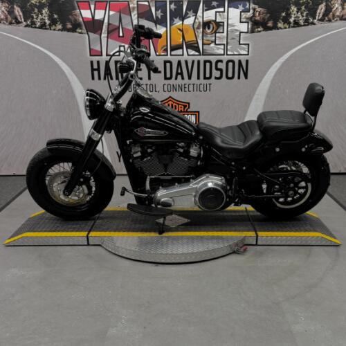 2018 FLS Softail Slim® thumb 0
