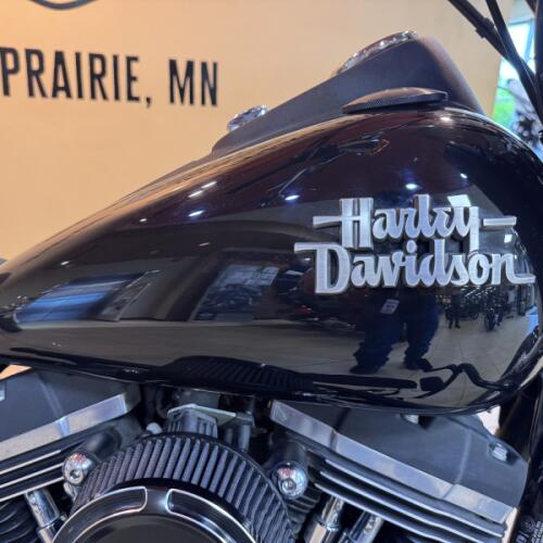 2016 Harley-Davidson® Street Bob® Vivid Black thumb 3