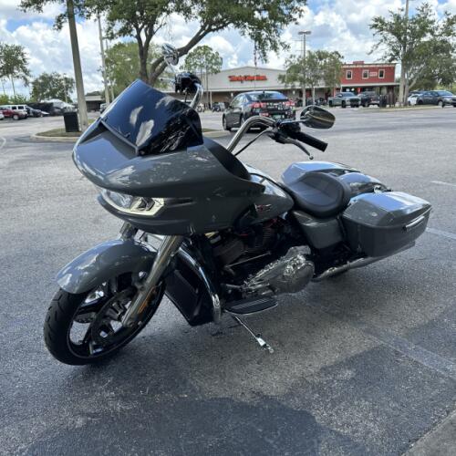 2026 Harley-Davidson® Road Glide® Dark Billiard Gray Chrome Trim thumb 1