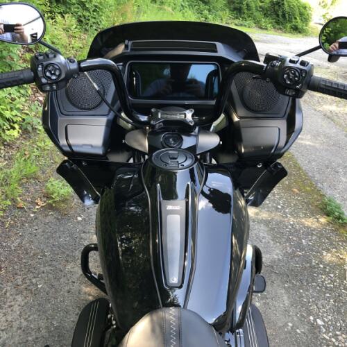 2025 Harley-Davidson® Road Glide™ Vivid Black - Black Finish thumb 0