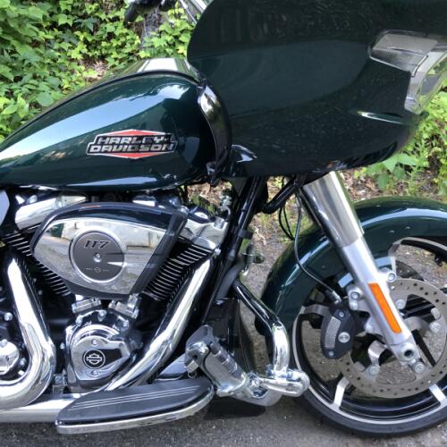 2024 Harley-Davidson® Road Glide™ Alpine Green thumb 3