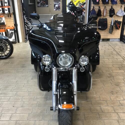 2014 Harley-Davidson® Tri Glide® Ultra Vivid Black thumb 0