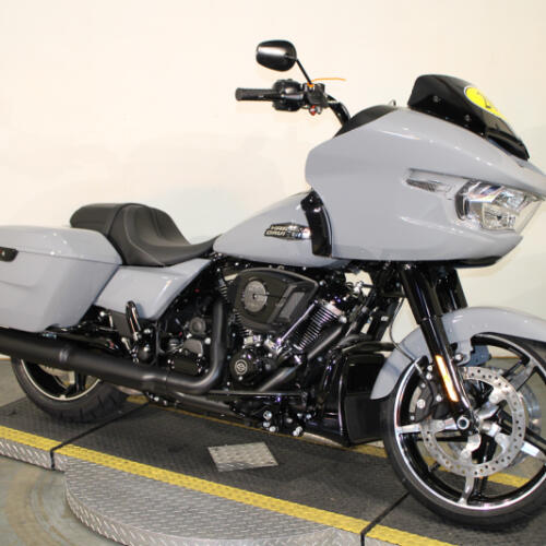 2026 Harley-Davidson Road Glide Grand American Touring FLTRX thumb 2