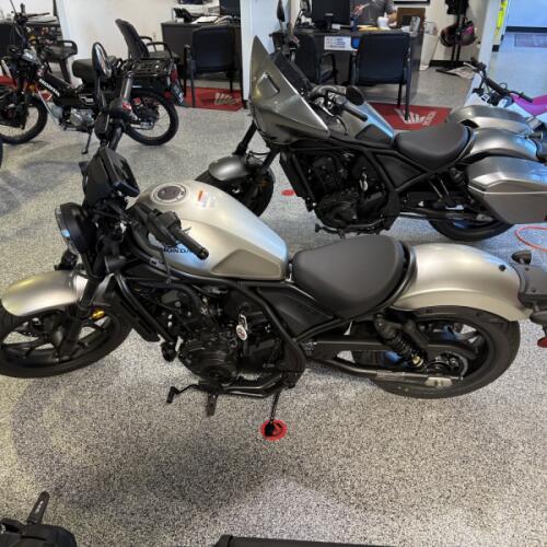2026 Honda Rebel® 1100T thumb 2
