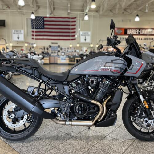 RA1250ST 2026 Pan America® 1250 ST thumb 3