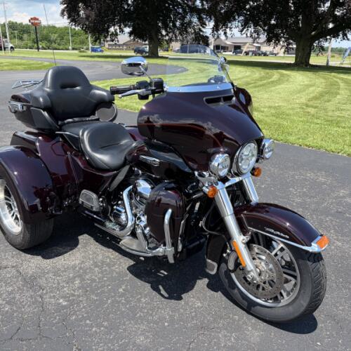 2014 Tri Glide Ultra Classic Blackened Cayenne thumb 3