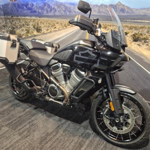 2021 Harley-Davidson® Pan America™ Special Vivid Black thumb 2