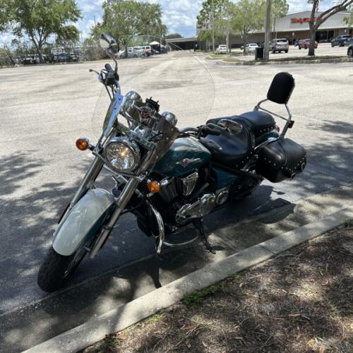 2022 Kawasaki Vulcan® 900 Classic LT Pearl Robotic White/Pearl Nightshade Teal thumb 1