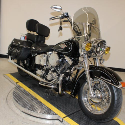 2010 Harley-Davidson Heritage Softail Classic FLSTC thumb 2