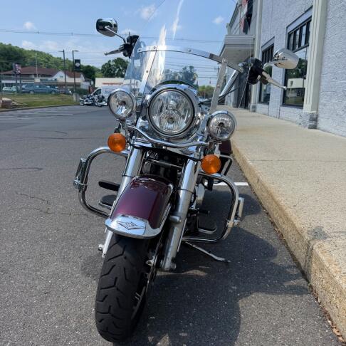 2018 FLHR Road King® thumb 2