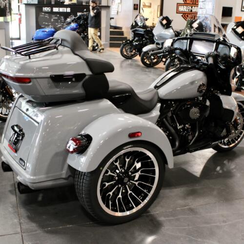 2026 Harley-Davidson Street Glide 3 Limited thumb 2