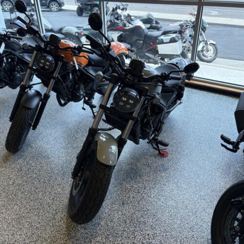 2026 Honda Rebel® 300 E-Clutch thumb 2