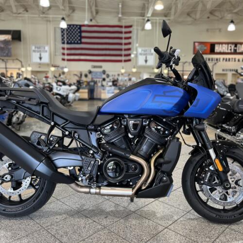 RA1250ST 2026 Pan America® 1250 ST thumb 3