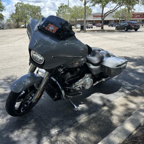 2026 Harley-Davidson® Street Glide® thumb 1