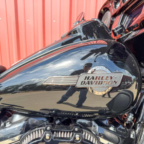 2023 Harley-Davidson® Ultra Limited FLHTK BLACK thumb 1