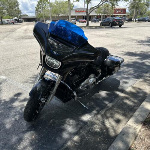 2026 Harley-Davidson® Street Glide® thumb 1