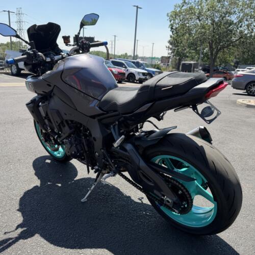  2024 Yamaha MT-10 thumb 0