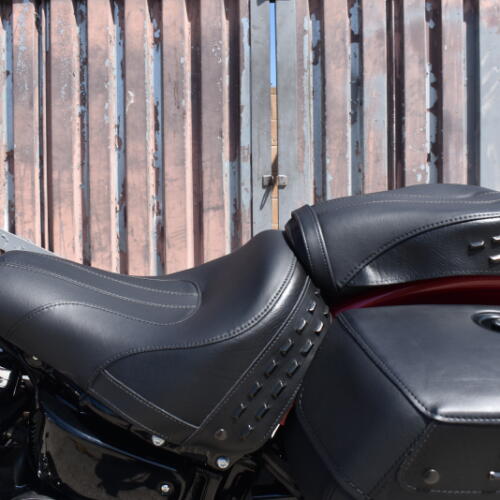 2026 Harley-Davidson® Heritage Classic FLHC thumb 2
