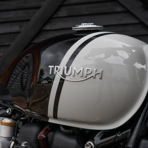 2025 (25) Triumph Bonneville Bobber  thumb 1