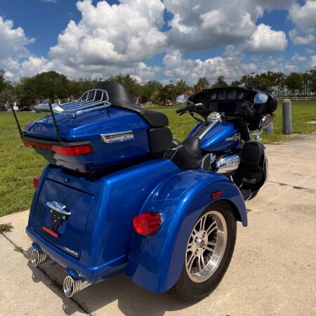 FLHTCUTG 2024 Tri Glide™ Ultra thumb 3