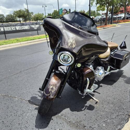 FLHX 2011 Street Glide® thumb 1