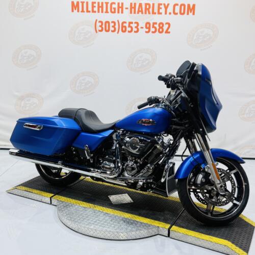 2026 Street Glide® FLHX thumb 3
