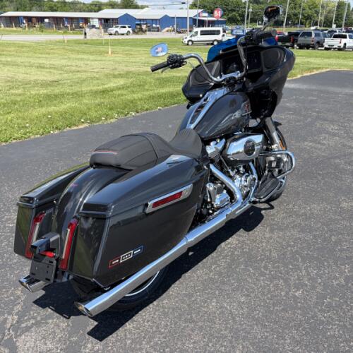 2026 Harley-Davidson® Road Glide® midnight Ember thumb 1