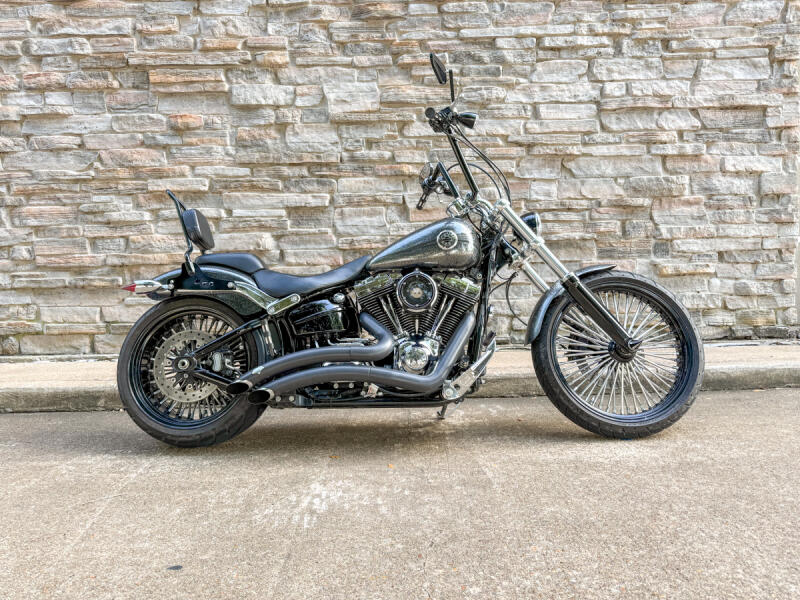 2014 Harley-Davidson® Breakout® Hard Candy Chrome Flake