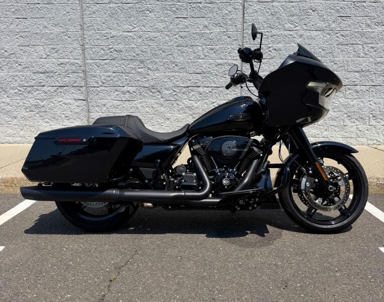 2025 FLTRX Road Glide™