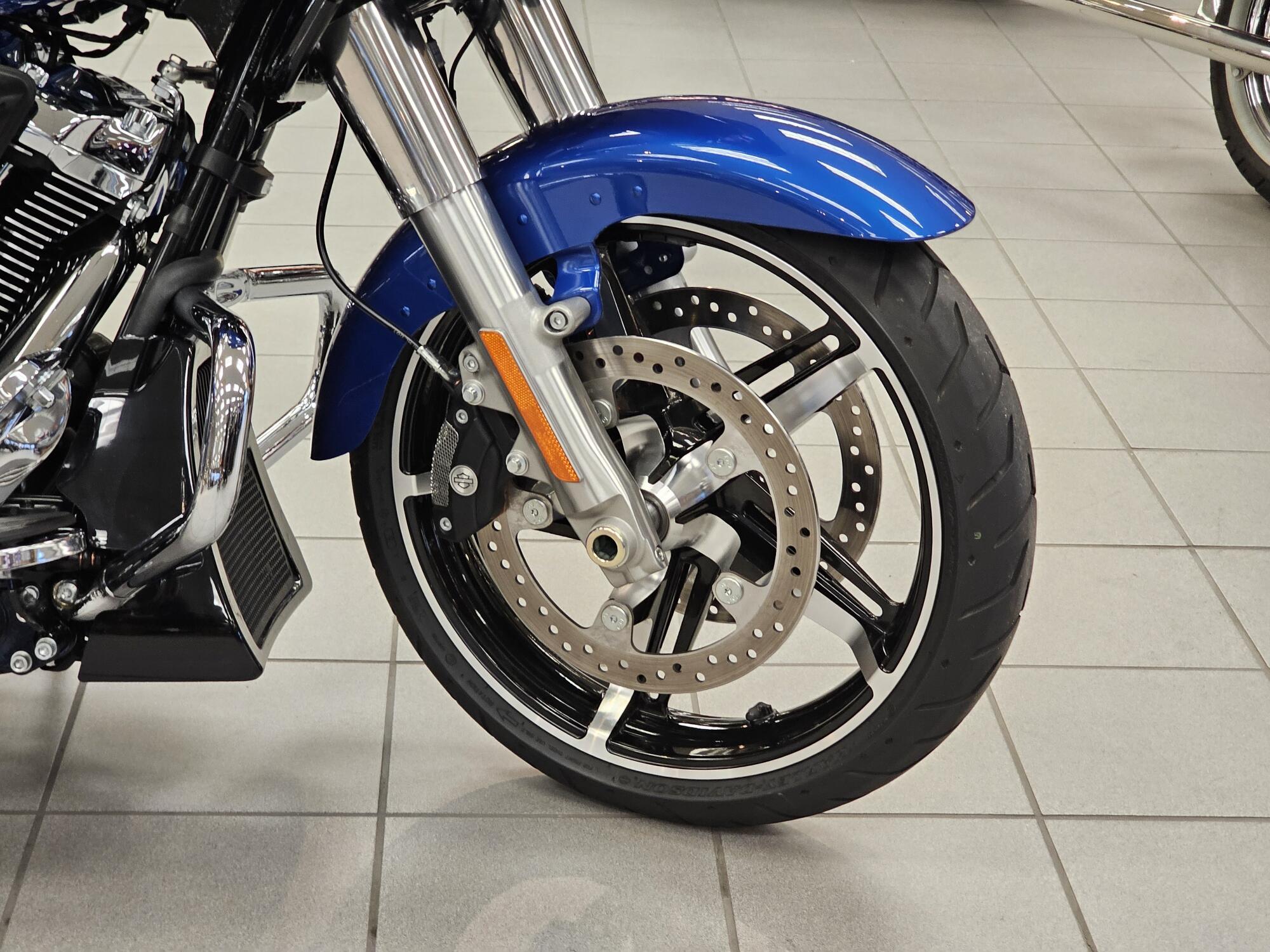 FLTRX 2025 Road Glide™, photo 9